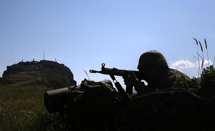 1 terörist, silahıyla birlikte etkisiz hale getirildi