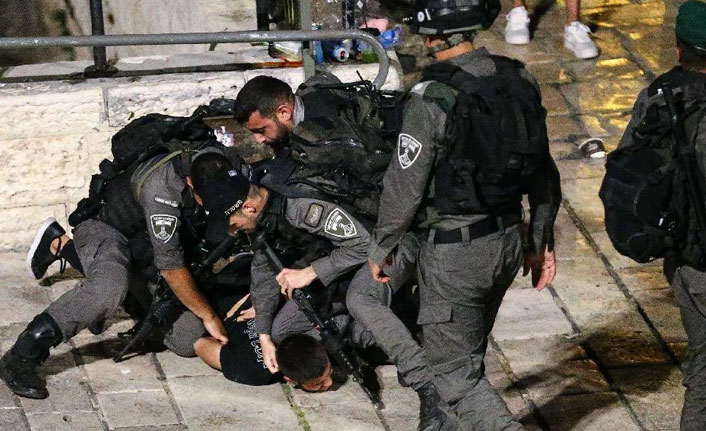 İsrail güçleri, 3 Filistinli çocuğu gözaltına aldı