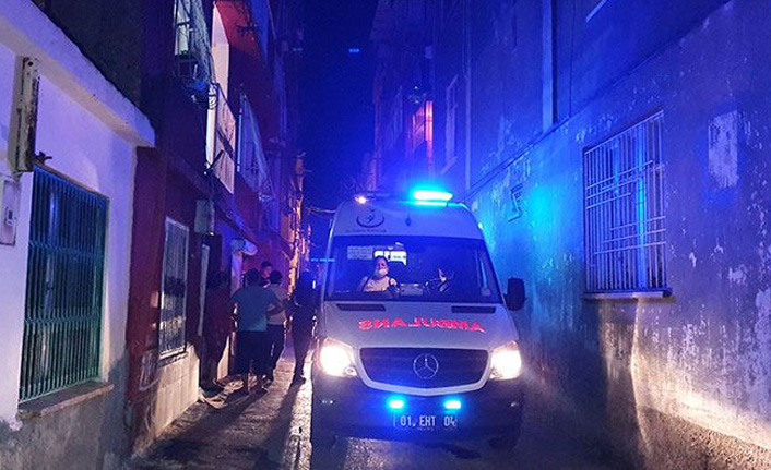 Tartıştığı üvey babasını 3 yerinden bıçakladı