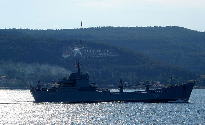 Rus savaş gemisi rotasını Karadeniz'e çevirdi