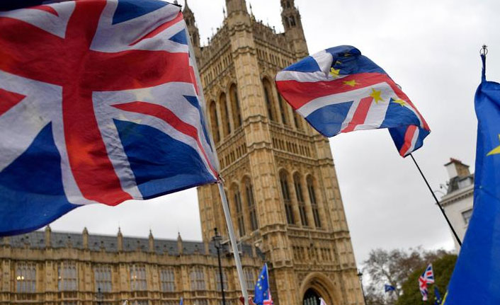 İngiltere, 6 ülkeyi daha kırmızı listeye aldı