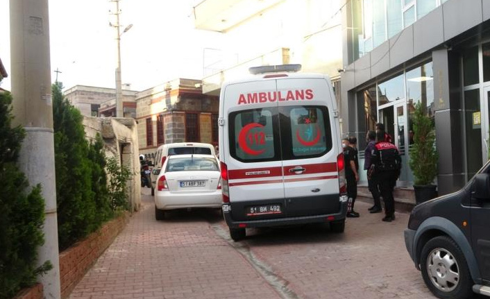 Önce kız arkadaşını sonra da kendini öldürdü!