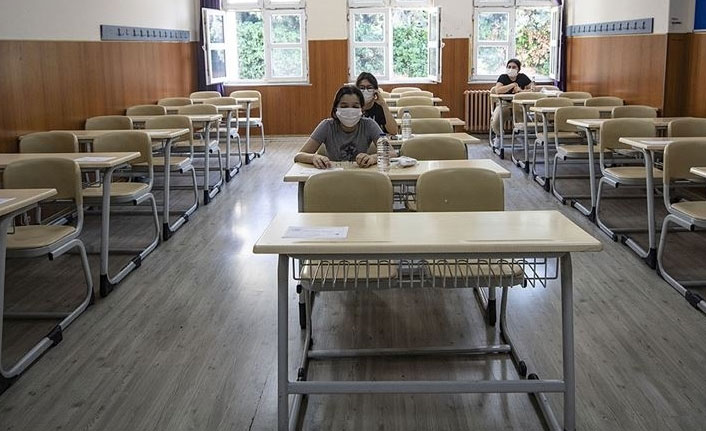 YKS'de ilk oturum başladı