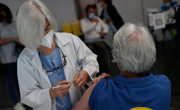 Dünyada  2 milyar 880 milyon dozdan fazla aşı yapıldı