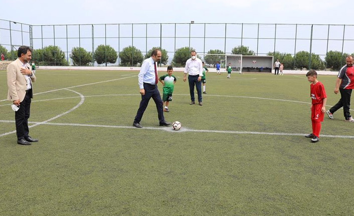 Akçaabat'ta minikler futbol şöleni düzenlendi