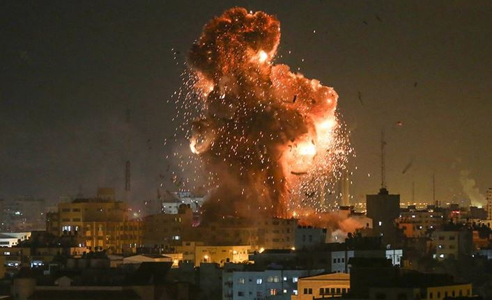 İsrail savaş uçakları Gazze'de farklı bölgeleri bombaladı