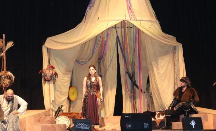 Akçaabat'ta tiyatro günleri sürüyor