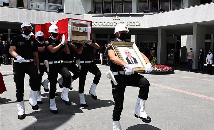 Kovid-19'a yenilen St. Petersburg Başkonsolos için tören düzenlendi