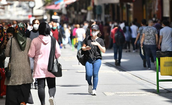 Avrupa'da koronavirüste ibre tersine döndü! Bilim Kurulu Üyesi Uyardı