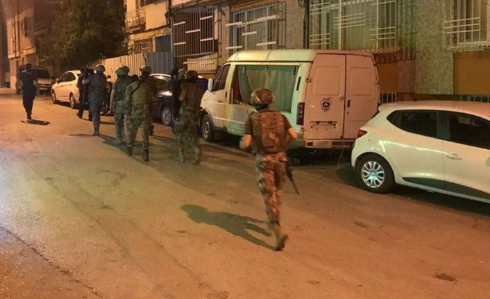 Rehine krizi: Kız kardeşlerini rehin aldı, polise ateş açtı