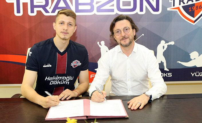 Hekimoğlu Trabzon Ferhat Yılmaz ile sözleşme imzaladı