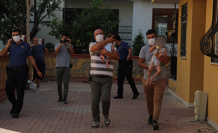 Annelerinin terk ettiği 4 çocuk evde baygın bulundu