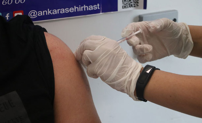 Bilim Kurulu Üyesinden önemli öneri! "Aşı olmayan alınmasın"