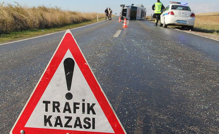 Freni boşalan kamyonun şoförü faciayı önledi