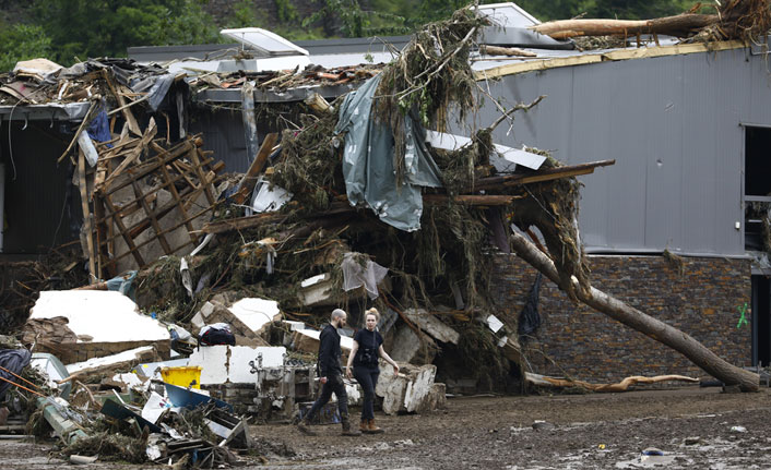 Almanya'da selin neden olduğu can kayıpları artıyor: 141 kişi öldü