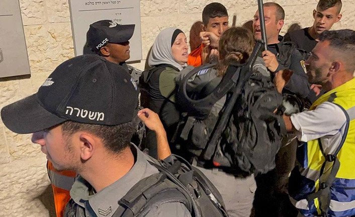 İsrail polisinden Şam Kapısı'nda Filistinlilere saldırı