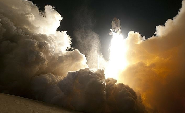 Milyarderler rekabeti uzaya taşıdı