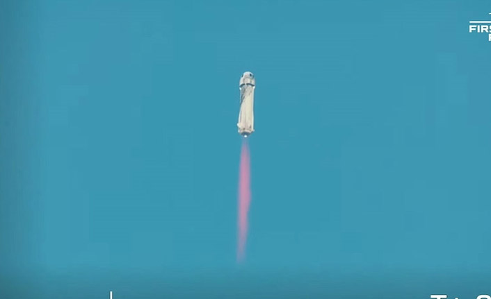 Jeff Bezos'un uzay yolculuğu gerçekleşti