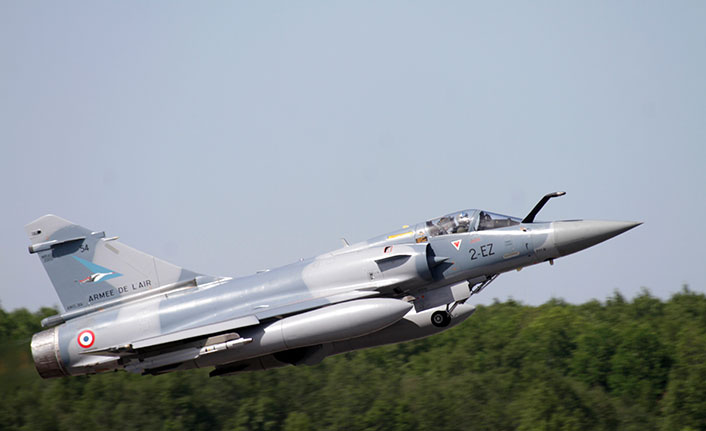 Mali’de Fransa’ya ait savaş uçağı düştü