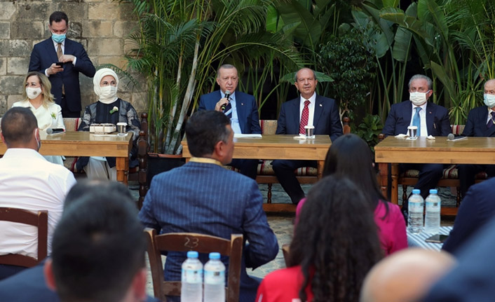Cumhurbaşkanı Erdoğan KKTC'de gençlerle bir araya geldi
