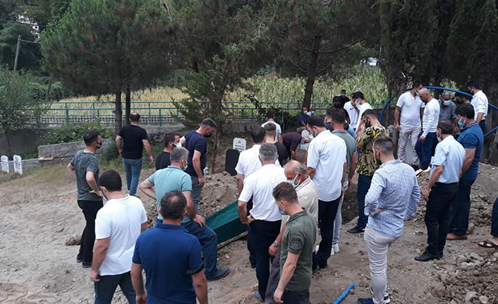 Evinde ölü bulunan Trabzonlu boksör toprağa verildi