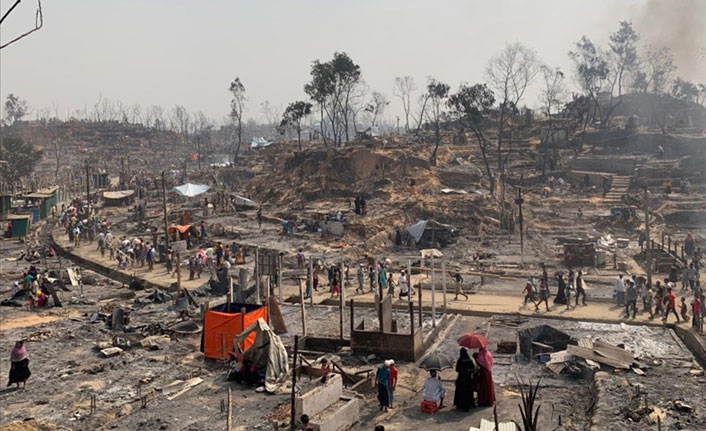 Arakanlı Müslümanların kaldığı kampta yangın