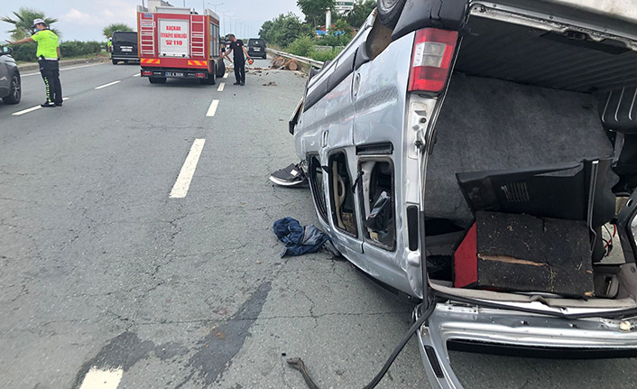 Trabzon plakalı araç Rize'de kaza yaptı! 1 Yaralı