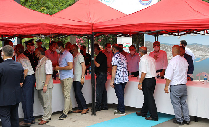 Akçaabat’ta bayramlaşma töreni