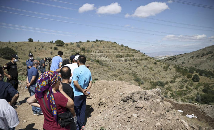 Kaçan kurbanlığın peşinden giderken kaybolan genç ölü bulundu
