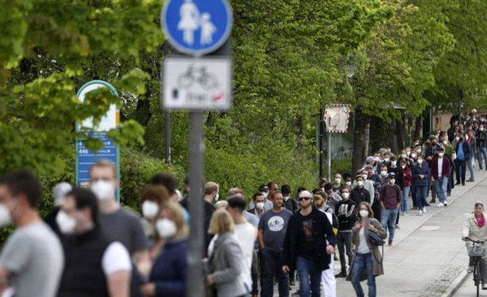 Almanya'da korkutan uyarı: Günlük vaka sayısı 100 bini bulabilir!