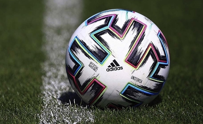 Türk futbol kulüpleri oyuncu transferinde açık verdi