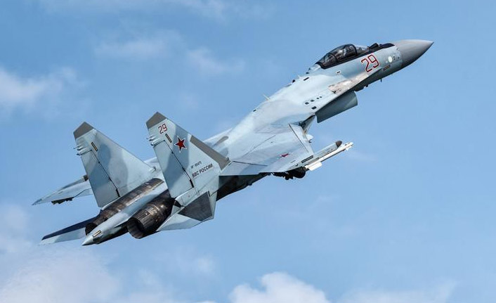 Rus savaş uçağı denize düştü