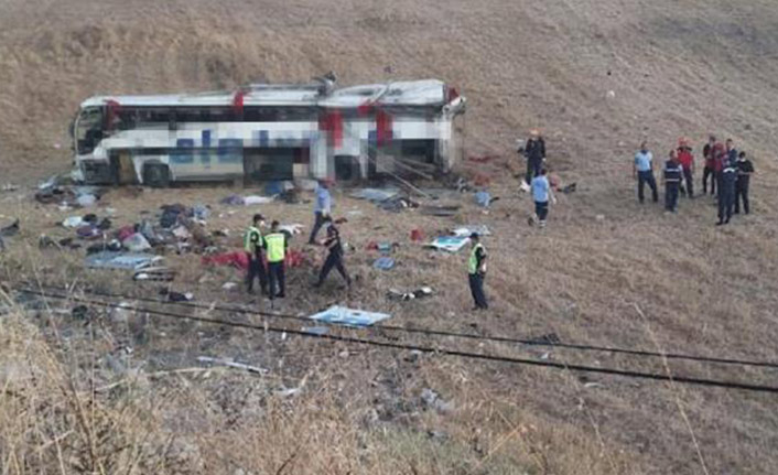 15 kişinin öldüğü kazada korkunç detay! 40 metre fren izi