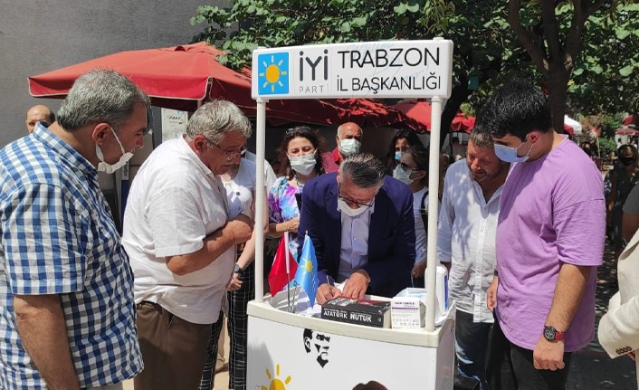 Hüseyin Örs üye yaptı rozet taktı