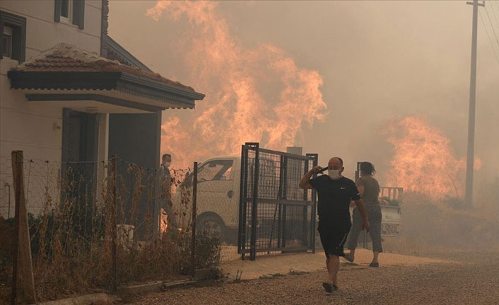 Manavgat'ta orman yangını çıktı! Ekipler müdahale ediyor