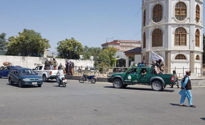 Taliban'dan kadınlara yönetime katılma çağrısı