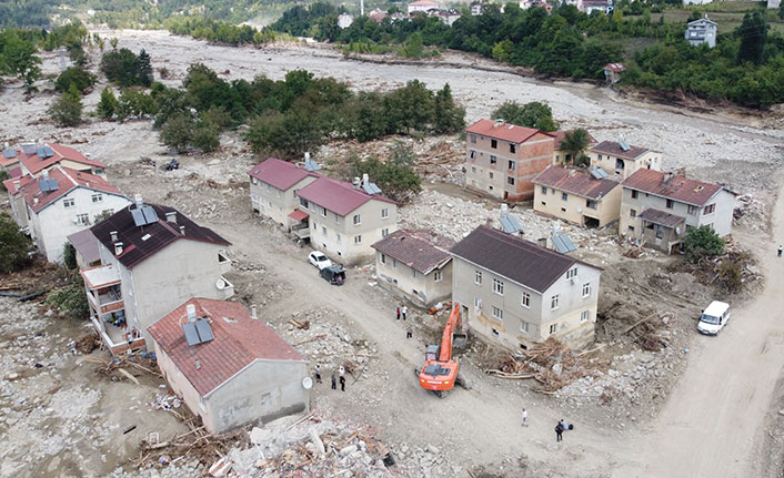 Selde hasar alan 19 bina tahliye ediliyor