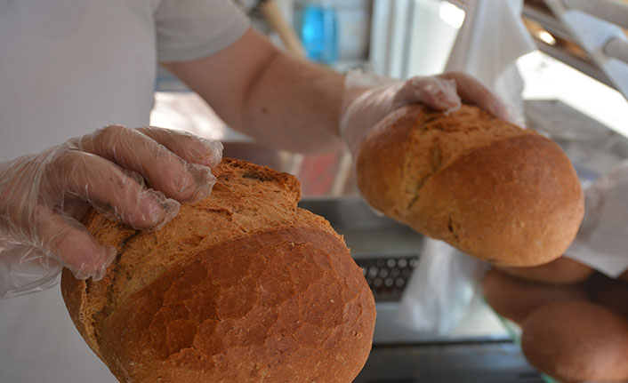 Afet bölgesinde ekmeğe zam tepkisi: Fırsatçılık