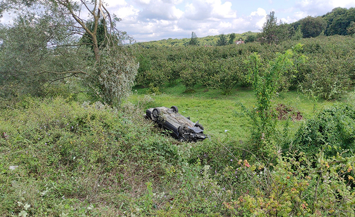 Kontrolden çıkan otomobil şarampole düştü: 3 yaralı
