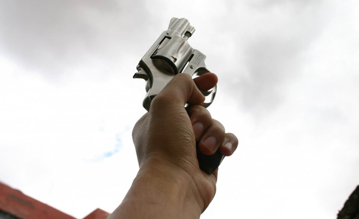 Trabzon'da düğün konvoyunda havaya ateş etti ama kaçamadı