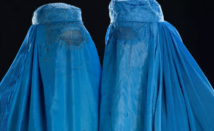 Afganistan'da oje süren kadınların parmağı kesilecek