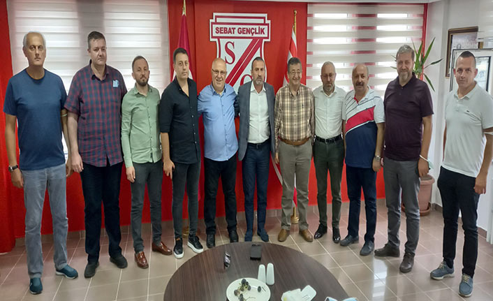 Hacıkerimoğlu'ndan asırlık çınarı ziyaret