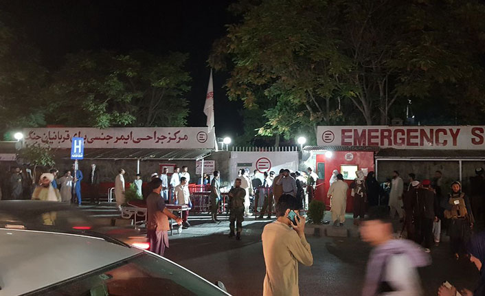 Kabil havalimanındaki terör saldırılarında can kaybı artıyor