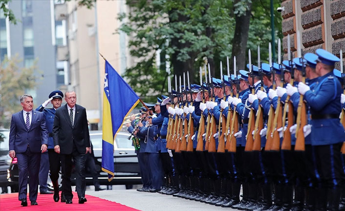 Cumhurbaşkanı Erdoğan'a Bosna Hersek'te törenli karşılama
