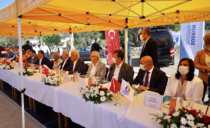 CHP lideri Büyükşehir Başkanları ile yangın bölgesinde