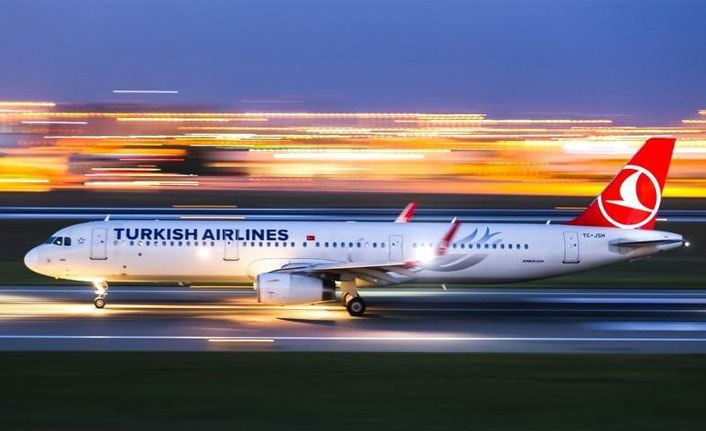 Afgan kadın THY'nin tahliye uçuşu sırasında doğum yaptı