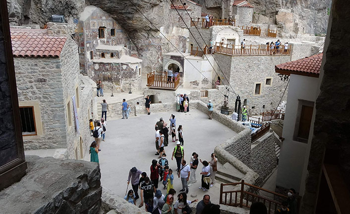 Sümela Manastırı'na bir buçuk ayda 80 bin ziyaretçi