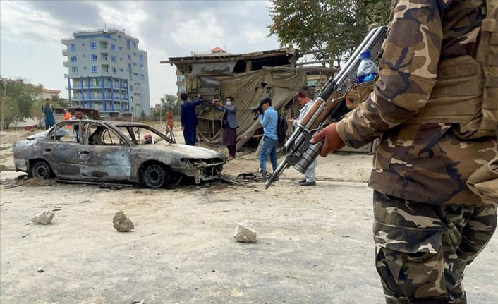 Kabil’deki havalimanı yakınlarına 5 roket atıldı