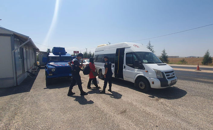 Karantinayı ihlal edip kardeşinin HES koduyla seyahate çıktı