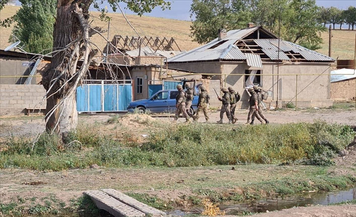 Mühimmat deposundaki patlama Savunma Bakanı'nı görevinde etti